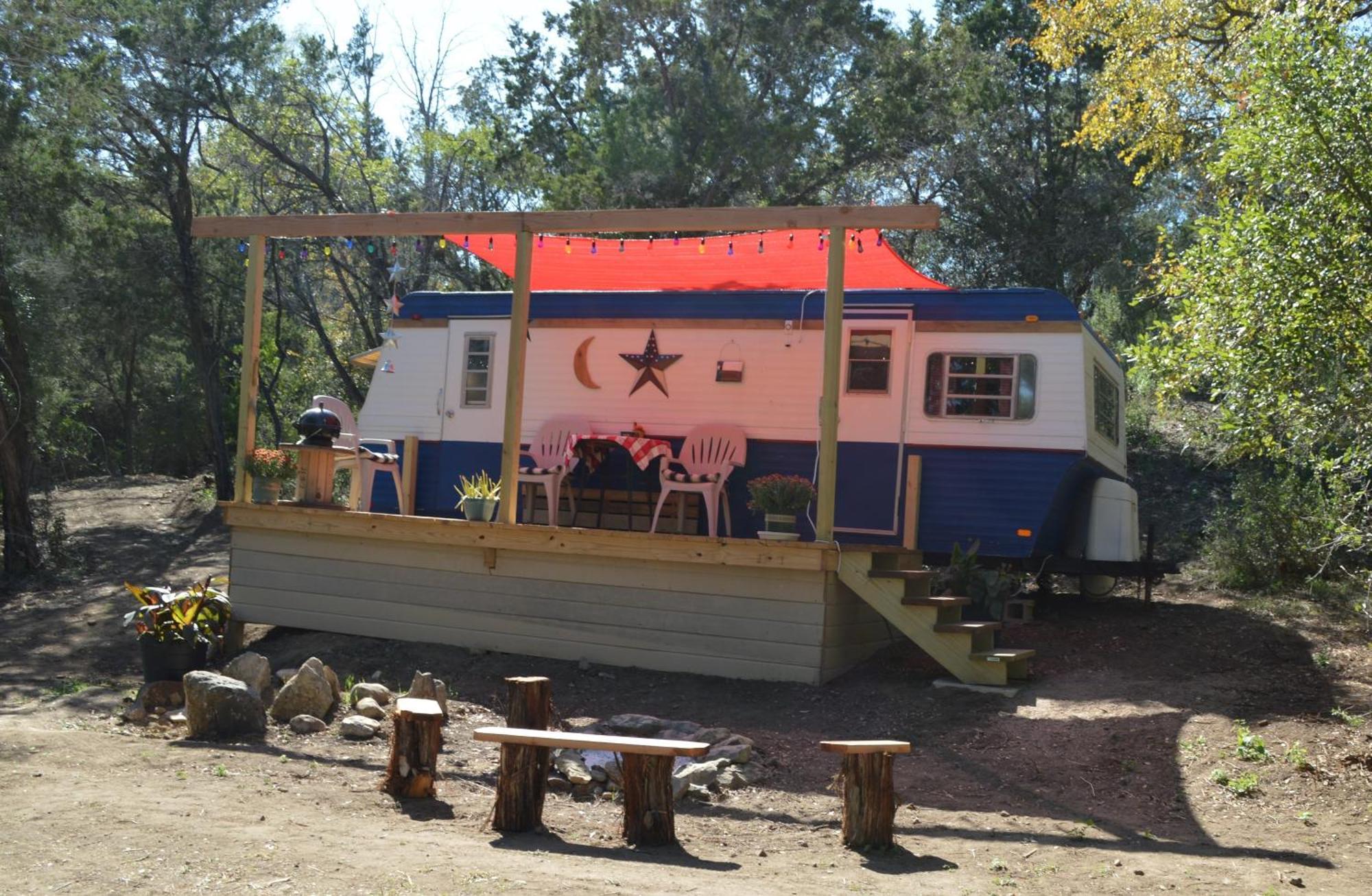 The Blue Moon Marble Falls Exterior photo